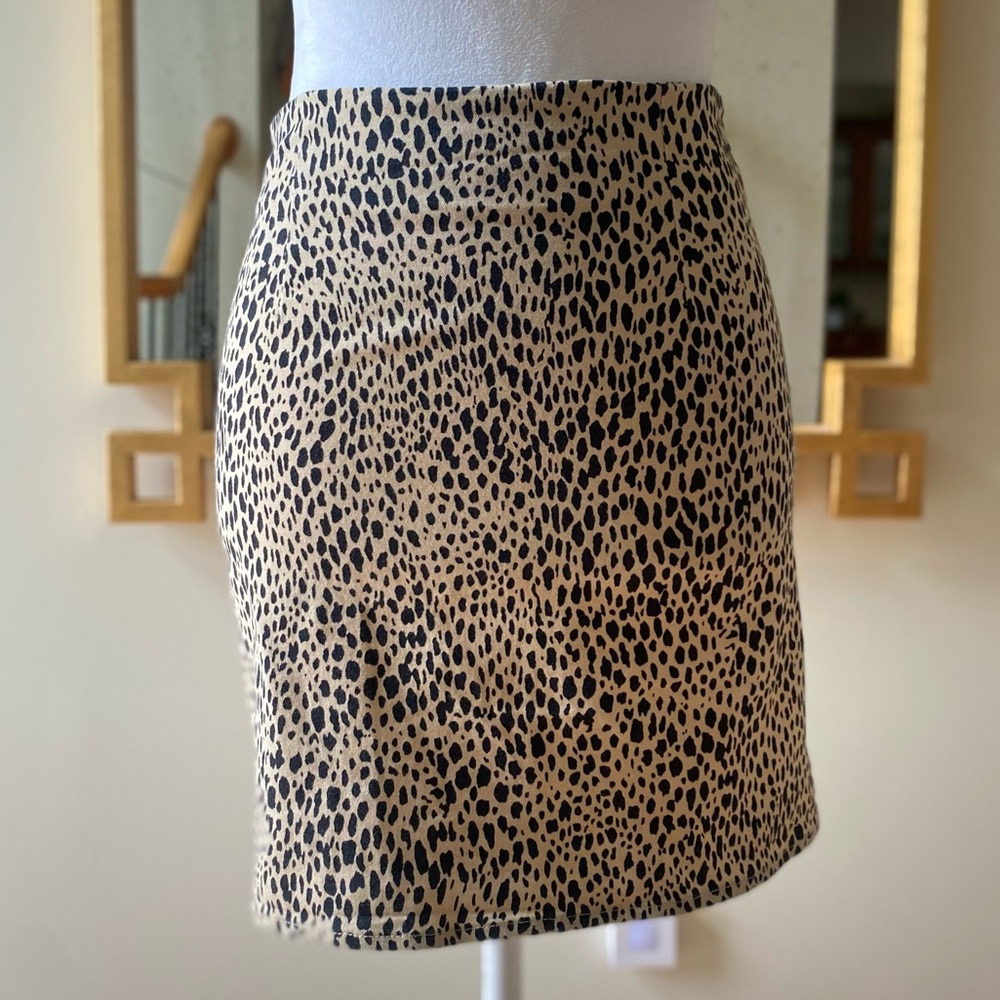BRANDY MELVILLE Leopard Print Mini Skirt- FITS SIZE Small / Junior 3 - Picture 2 of 11